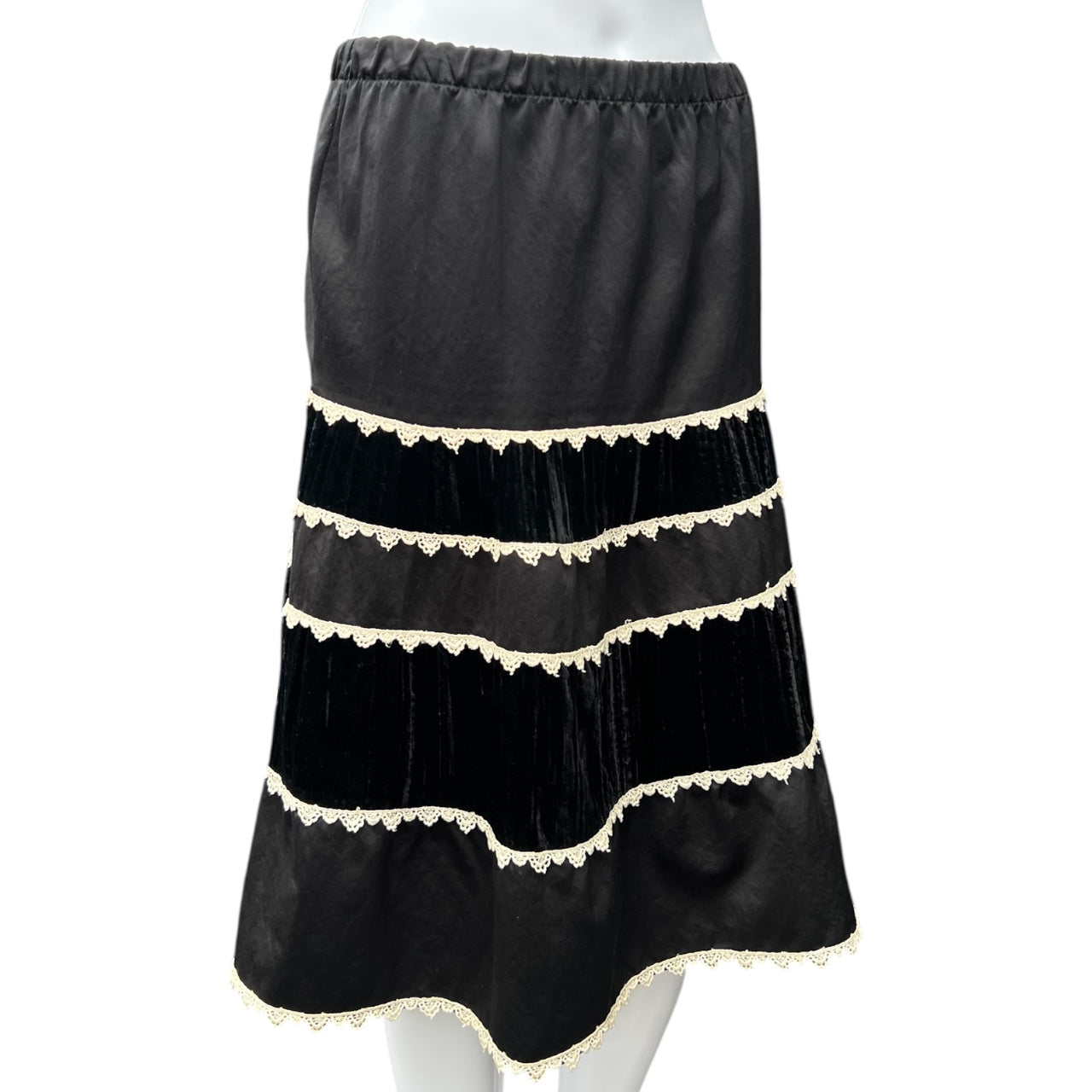 90s Y2K Mossimo Black Velvet Tiered A-Line Midi Skirt Women’s Med Lace Trim