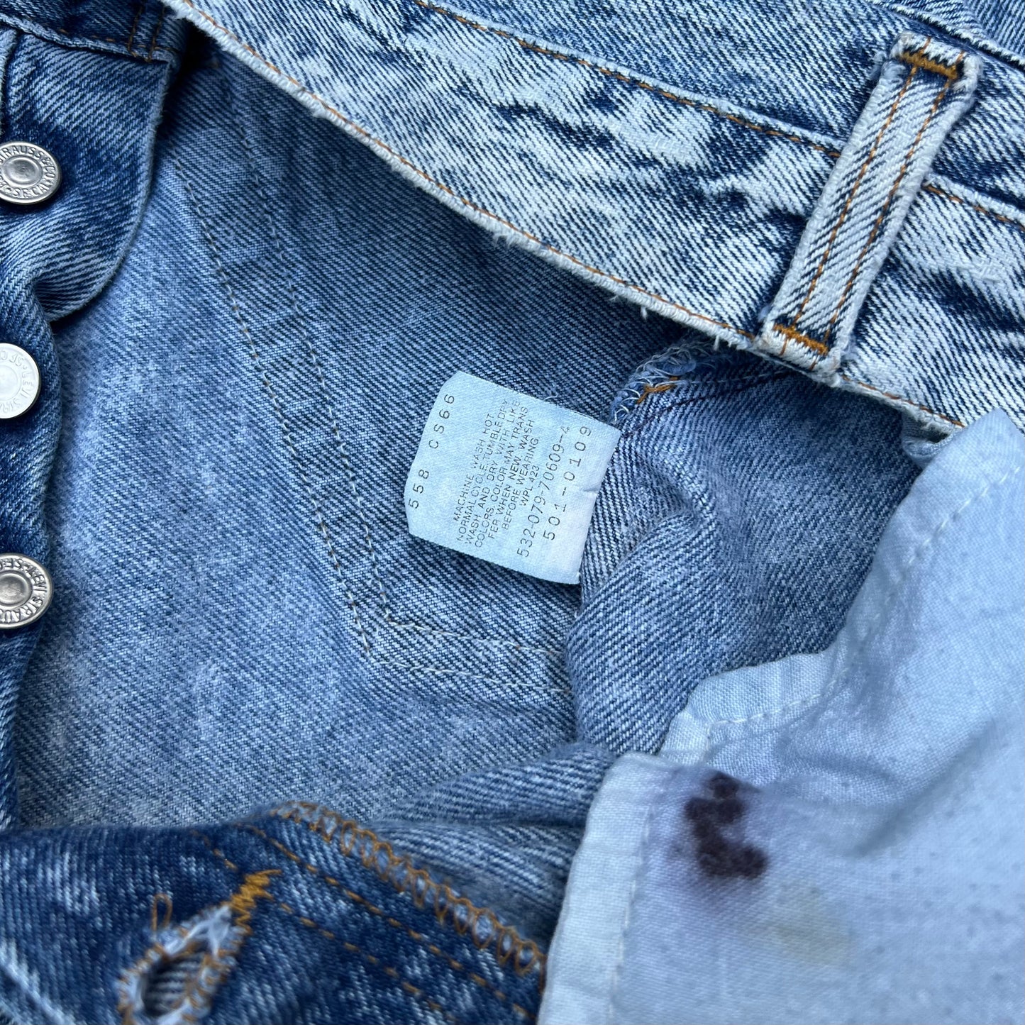 90s Levi’s 501 Acid Wash Blue Jeans Made in USA Button Fly Men’s 36x34