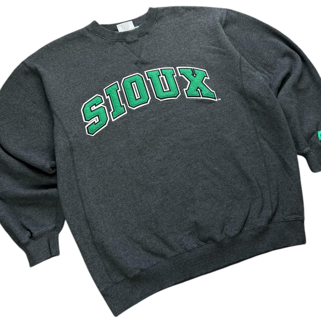 Vintage University of North Dakota Fighting Sioux Gray Sweatshirt Men’s XXL