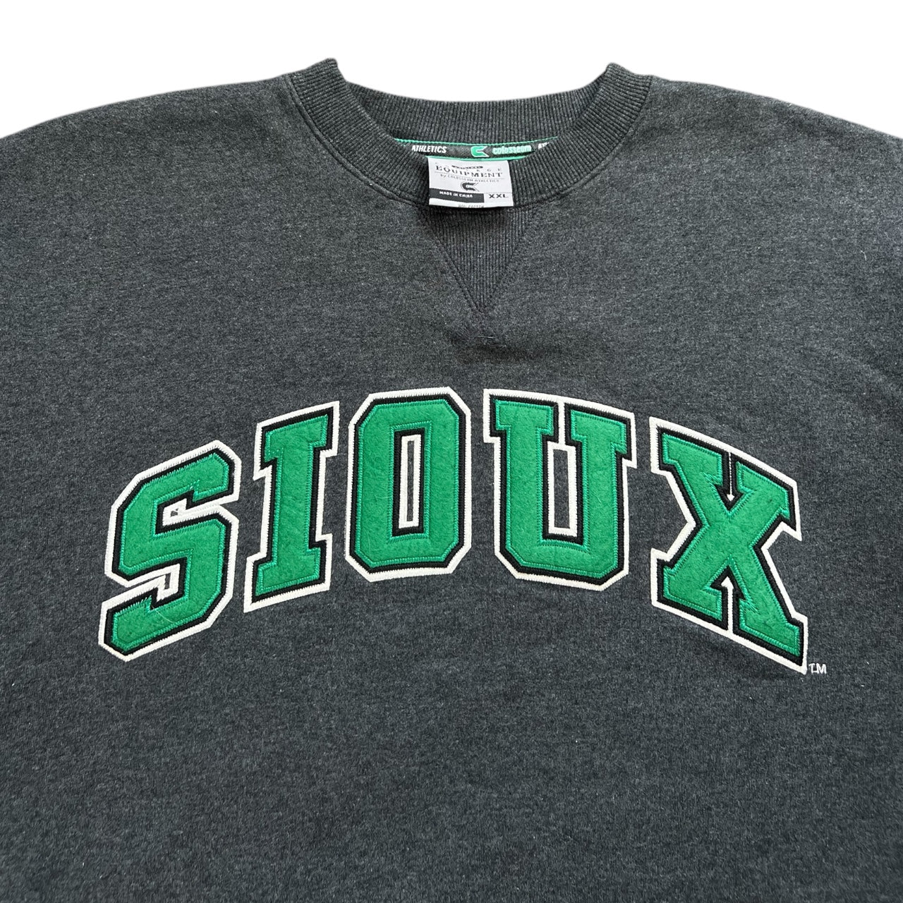 Vintage University of North Dakota Fighting Sioux Gray Sweatshirt Men’s XXL