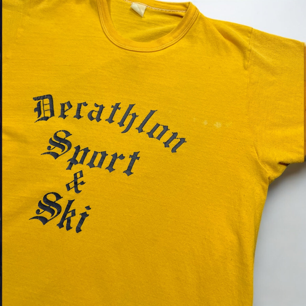 Vintage 1970s Decathlon Sport & Ski Yellow Jersey Tee #31 Mens Medium