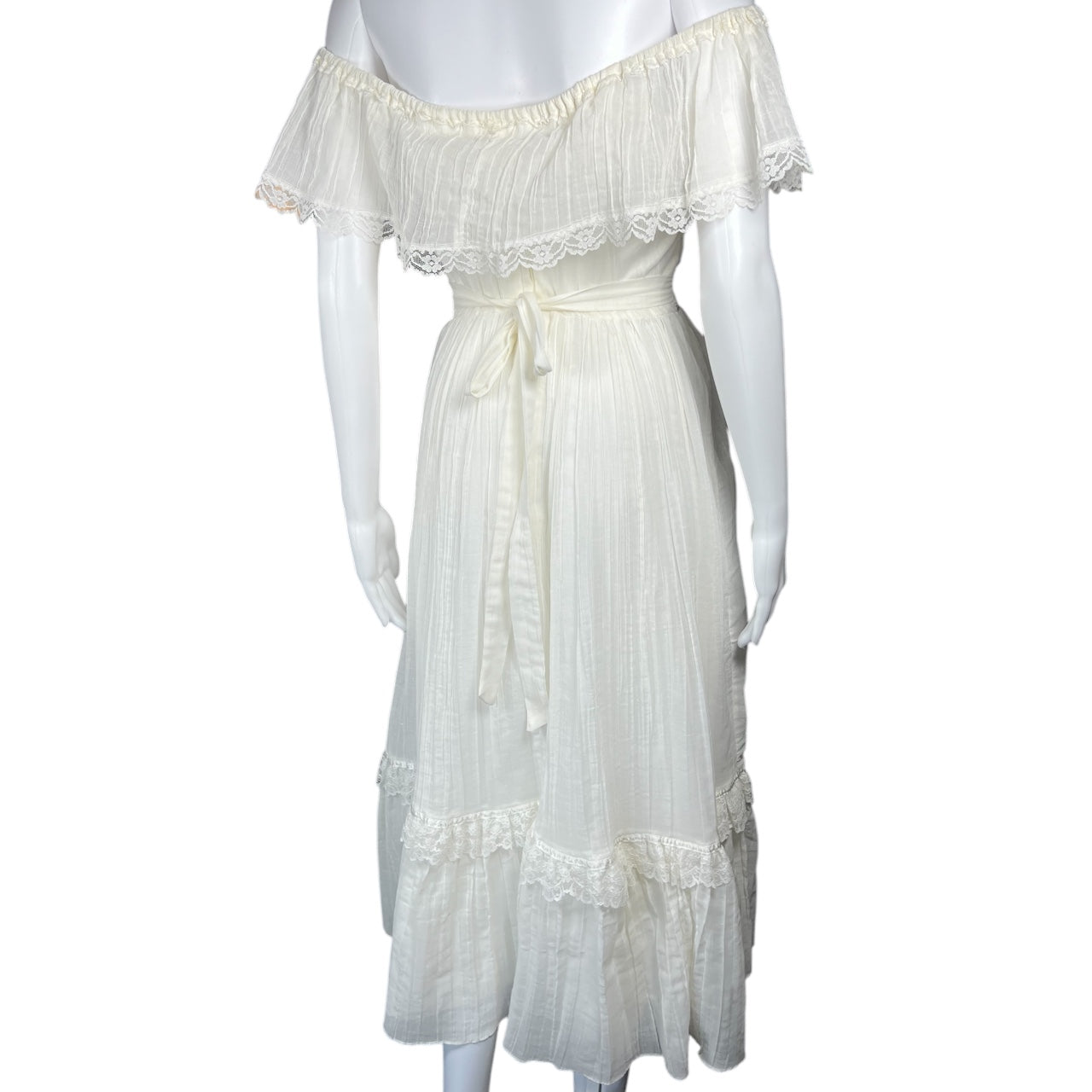 Vintage 1970s Gunne Sax White Off Shoulder Boho Lace Prairie Wedding Dress size 9 Ribbon Pleated