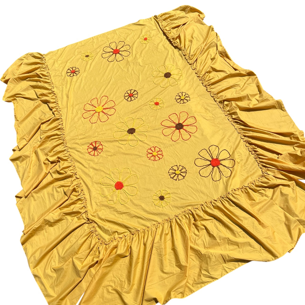 60s 70s Floral Embroidered Bedspread 86” x 53” Full Bed Cover Shag Carpet Flowers Ruffle Trim